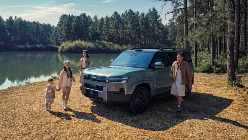 比亚迪“大五座天花板”方程豹钛7火爆上市，售价17.98万元起