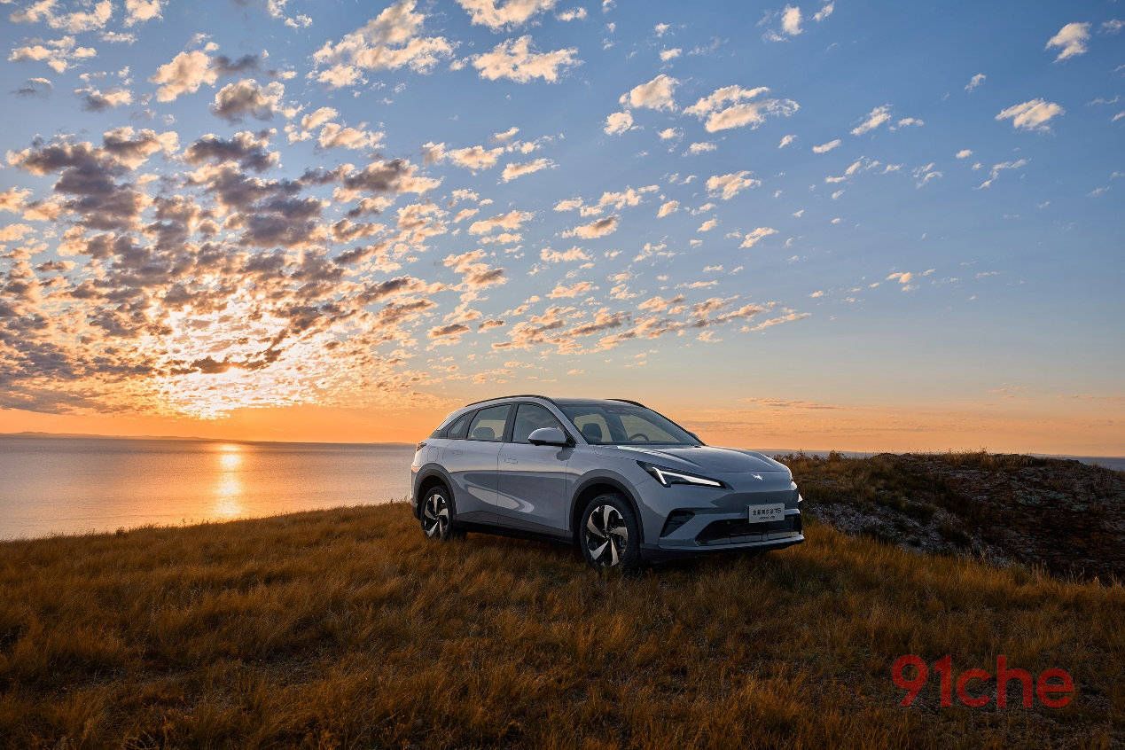 左揽元境智行，右享神擎增程，全新阿尔法T5上市10.98万起