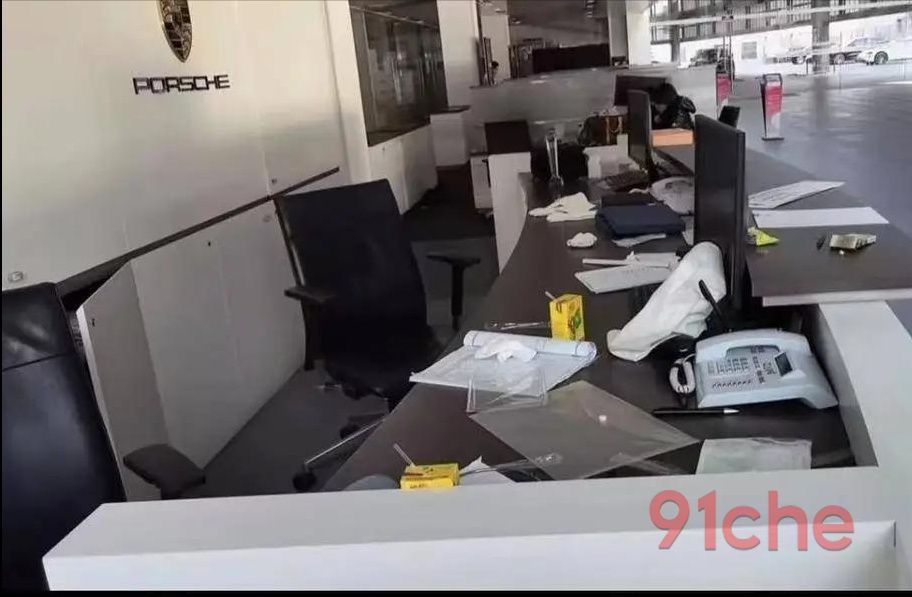国产重新定义豪华，“德味儿”被祛魅，这一次，保时捷经销商也跑路了