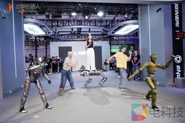以技术突破为引擎，众擎亮相2025机器人博览会