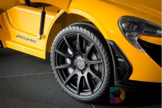 剪刀门不稀奇 迈凯伦迷你电动跑车竟内置儿歌