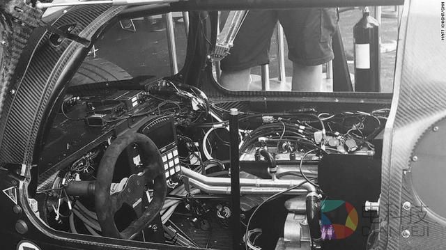 电动无人驾驶汽车嗷嗷跑:时速高达350公里