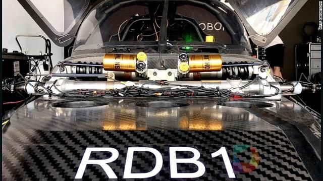 电动无人驾驶汽车嗷嗷跑:时速高达350公里