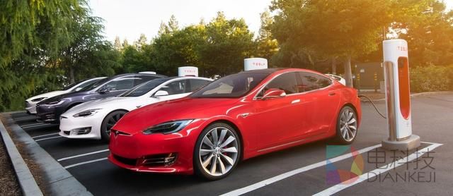 进化的Tesla:从首台车到Model3电池密度增30%