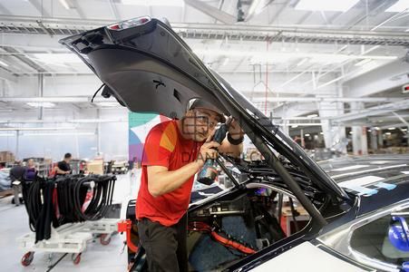 电动汽车，特斯拉工会,特斯拉被控告,特斯拉UAW,特斯拉NLRB