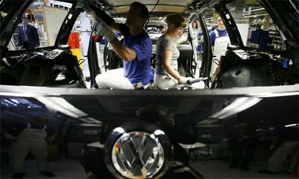 大众为填补排放门损失计划裁员 1.4万名员工面威胁