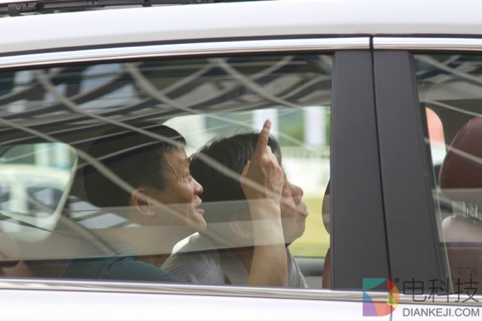 上汽乘用车2017上半年同比增113% (1).jpg