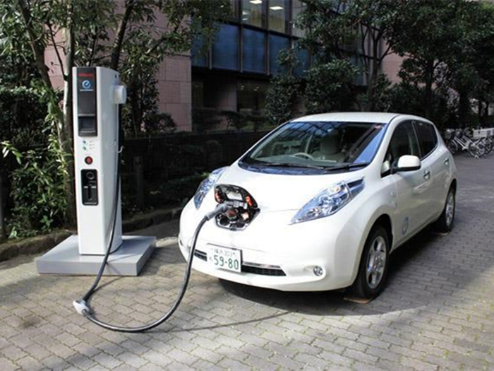 马斯克为特斯拉造势 而同一天中国3025款电动车被下架了