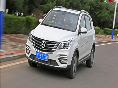 电科技车报:7座+DCT上汽再出杀招 新款宝骏560能否挽救不断下跌的销量