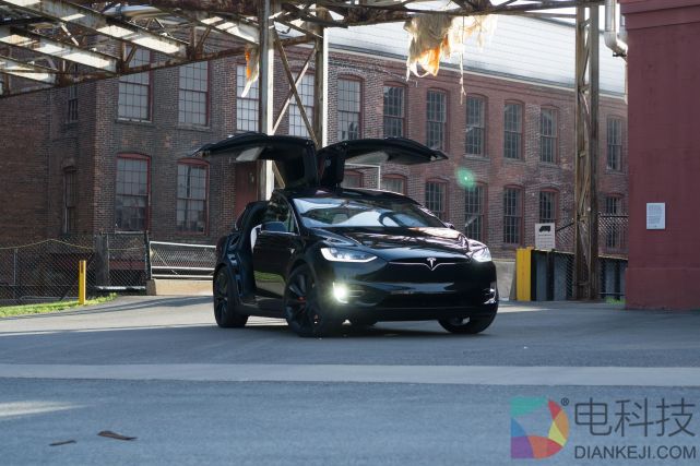 座椅不够安全 特斯拉召回1.1万辆Model X SUV