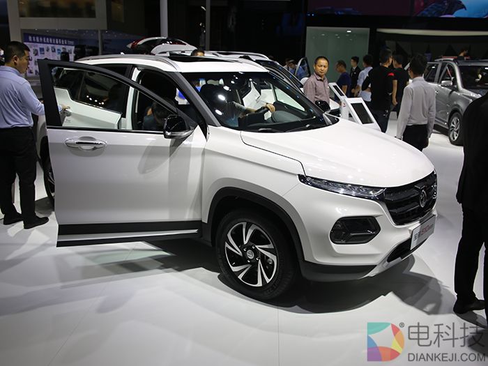 宝骏510自动挡车型亮相广州车展：国内爆款小型SUV就是它