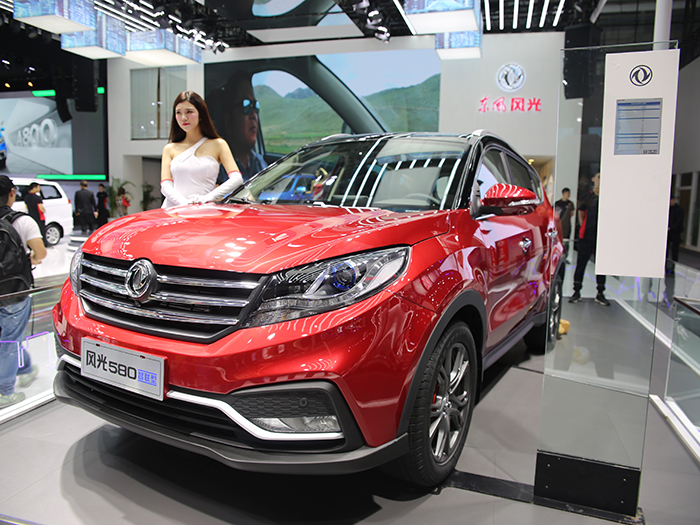  东风风光580智联型亮相广州车展：会说话的国产SUV你会买吗？