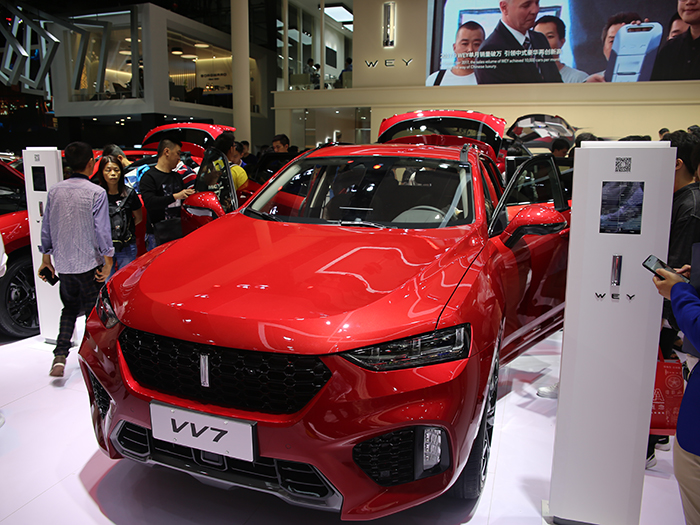长城WEY VV7广州车展实拍：前驱SUV也能叫板丰田陆地巡洋舰？