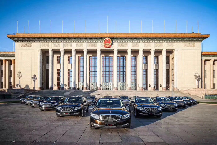 “民族的，世界的” 这是红旗的使命也是国人的期待