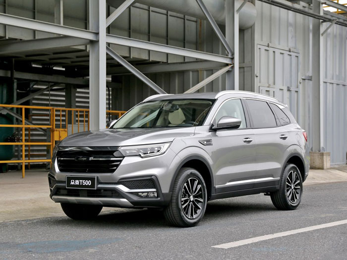 步入原创设计的正规 8万起售的众泰T500或3月上市