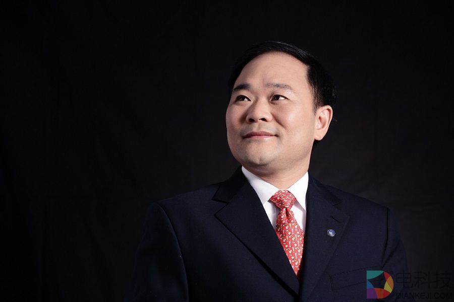 吉利董事长李书福90亿美元入股奔驰母公司戴姆勒，成最大股东