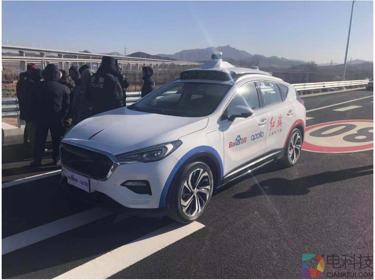 在自家门口“先打个样”！首发集团牵头百度千方车路协同设备在延崇高速北段率先落地