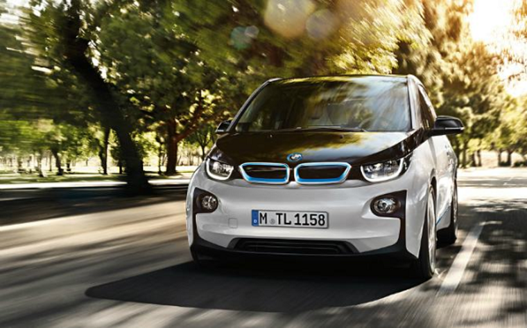  从燃油车到新能源，宝马和奔驰都会是奥迪永恒的对手