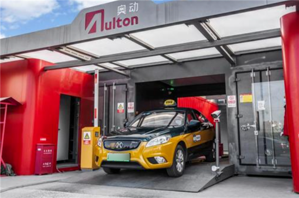  “充电”比加油还快？北汽推出换电站4.0，全程仅需一分半