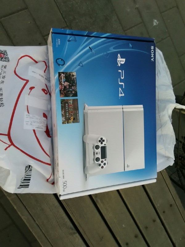 国行PS4发货了 居然没锁区？