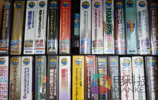 NEOGEO卡带，售价均为39800日元。如看到专门收藏这个的玩家，别犹豫嫁了吧。