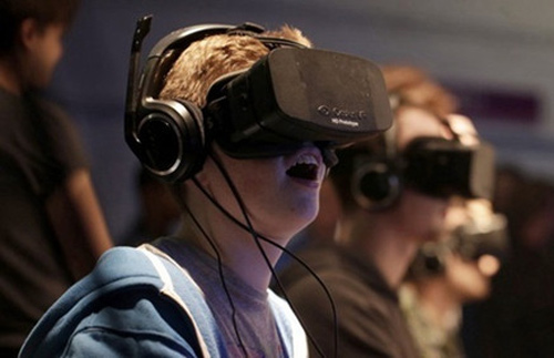 巨头们玩VR游戏 何时能够点燃市场？