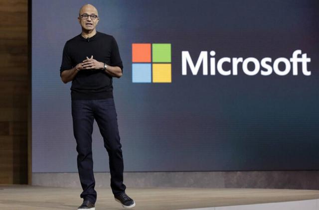 微软业务越来越向硬件靠拢