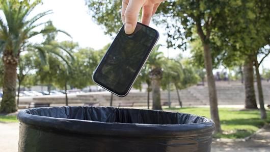 调查称智能手机将在5年内消失