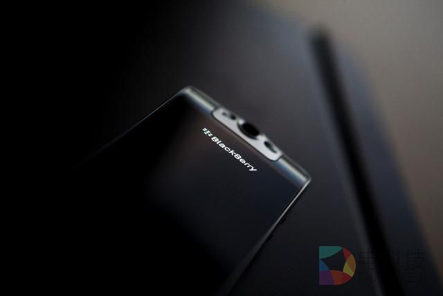 告别黑莓:昔日手机巨头为何重蹈诺基亚覆辙?