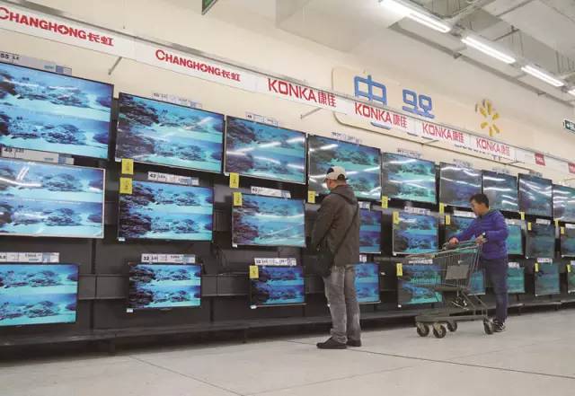 当电视成为“一台屏幕变大的智能手机”，客厅又成为争夺目标