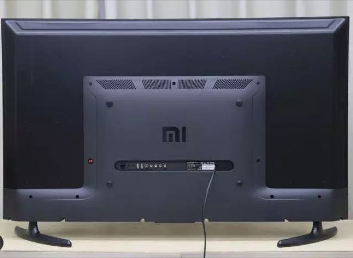 为什么 微鲸敢去“碰瓷”小米