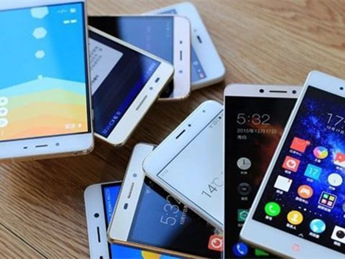 苹果三星份额均下滑 国产手机因何崛起？