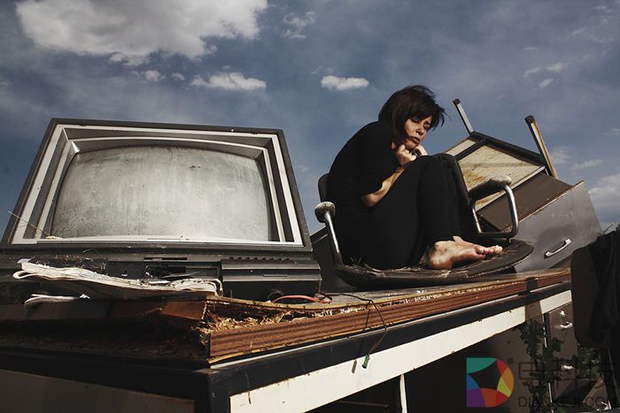 叫嚣着要把电视赶出客厅？别闹，还早得很呢