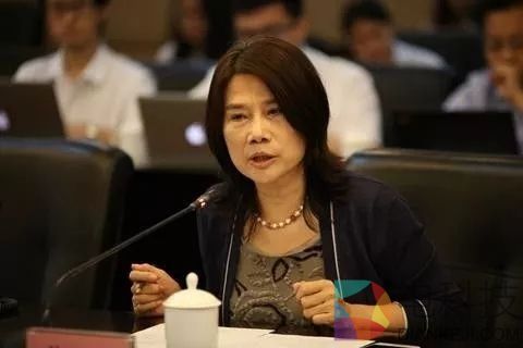 跨界一个没成 致力多元化的董明珠正在犯错？