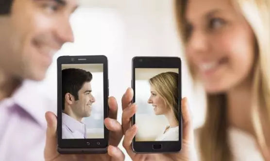 华为荣耀、魅族魅蓝，手机品牌为何钟爱分家？