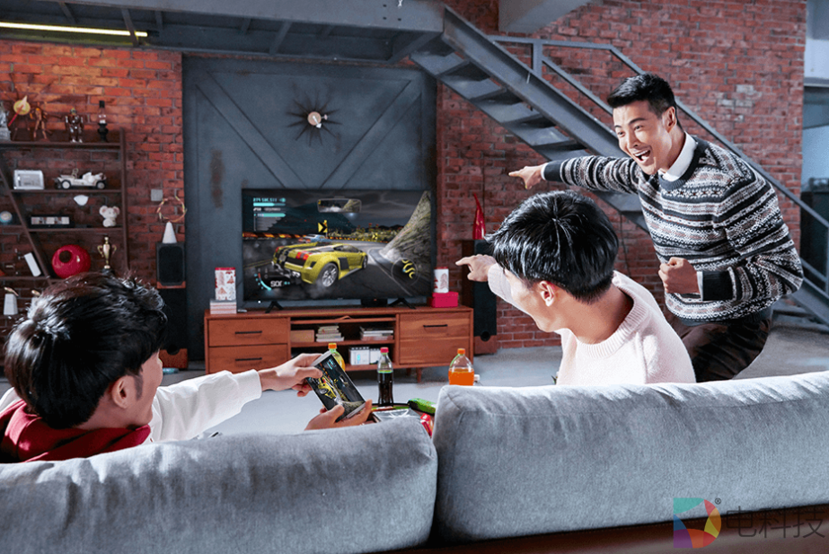 宅家战“疫”看电视，有一种软件可以让你用一个账号打通手机和电视