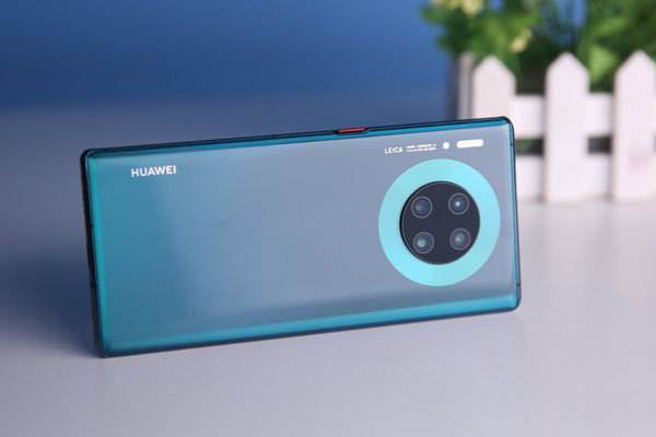 5G旗舰手机为何越卖越贵？除了SoC芯片以外，市场压力才是根本原因