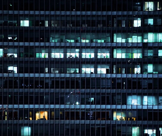 裁员潮的另一面:不想“卷”了，想被“N+1”