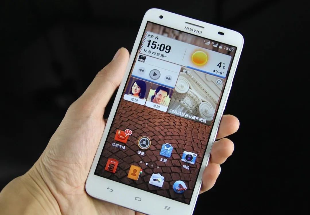 荣耀活在华为影子里