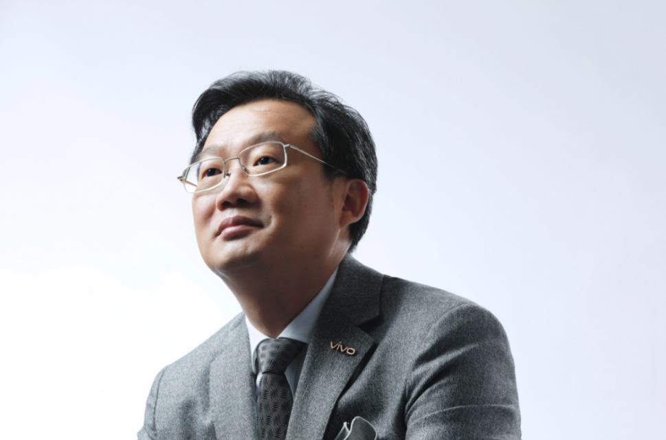 双面vivo：手机保守，互金激进