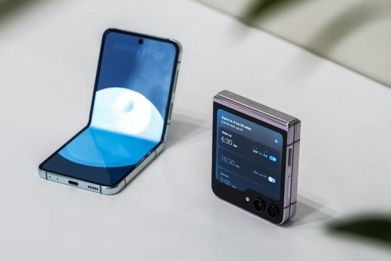 手机出货量大涨近六成，市场回暖，谁在换机？