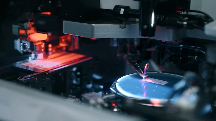  从电视大屏运营整改开始，中国彩电行业在技术的风口上眺望2024