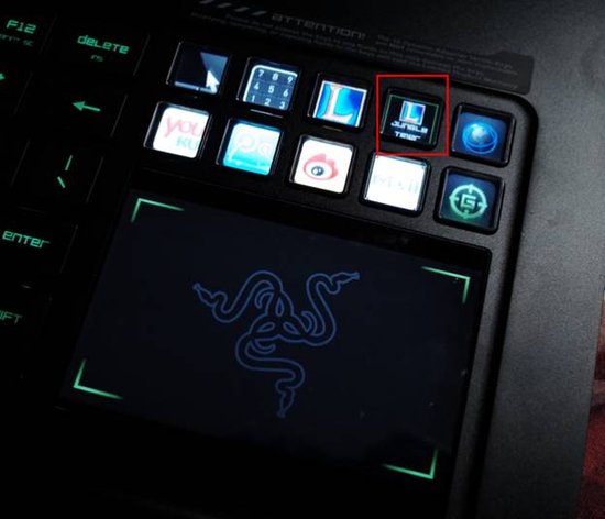 雷蛇Blade Pro触控屏让LOL新手瞬间变高手