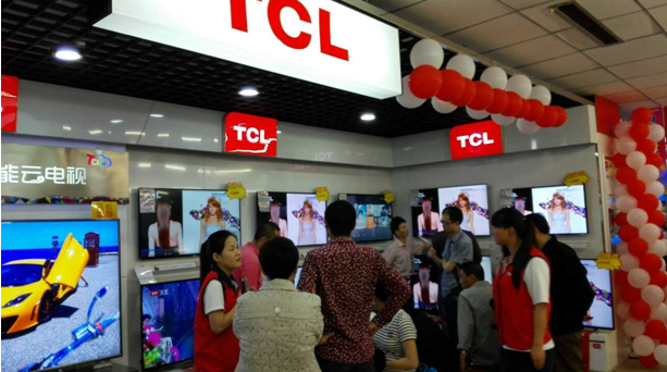 曲面电视H8800强力牵引  TCL TV+五一全线飘红