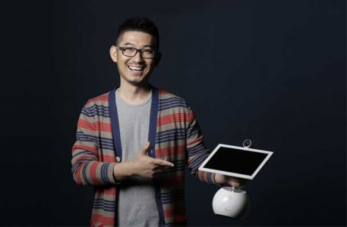 小鱼在家云端创业  全球首款家庭智能陪伴机器人量产