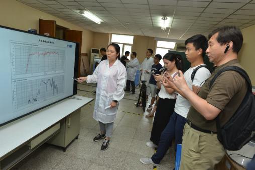 峰值亮度最高、色域覆盖率最高！TCL QUHD量子点电视音画质傲视全行业