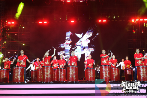 极&middot;智&middot;燃&middot;情，张近东与25万苏宁人的夏夜之约 