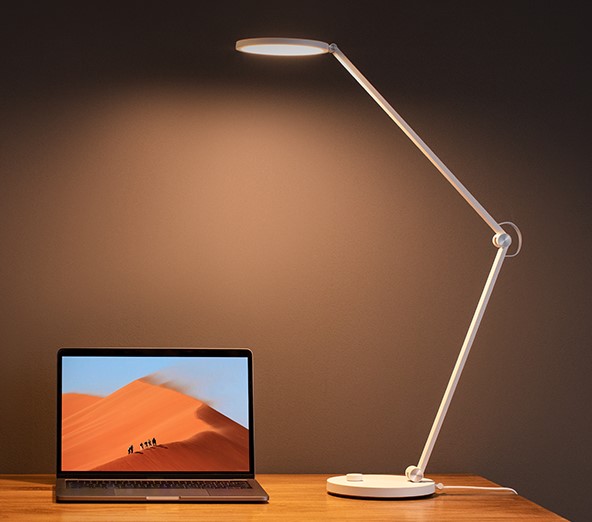 米家台灯Pro领衔 小米推出三大新品