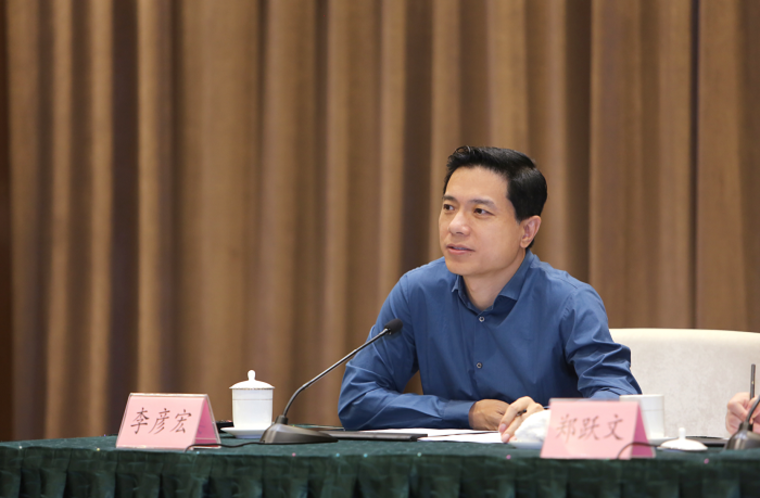 李彦宏：帮人质检、帮车“疏堵”，AI将为各领域发展带来巨大提升