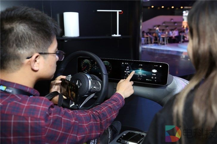 小米小爱同学助力奔驰MBUX为用户打造车家互联新模式